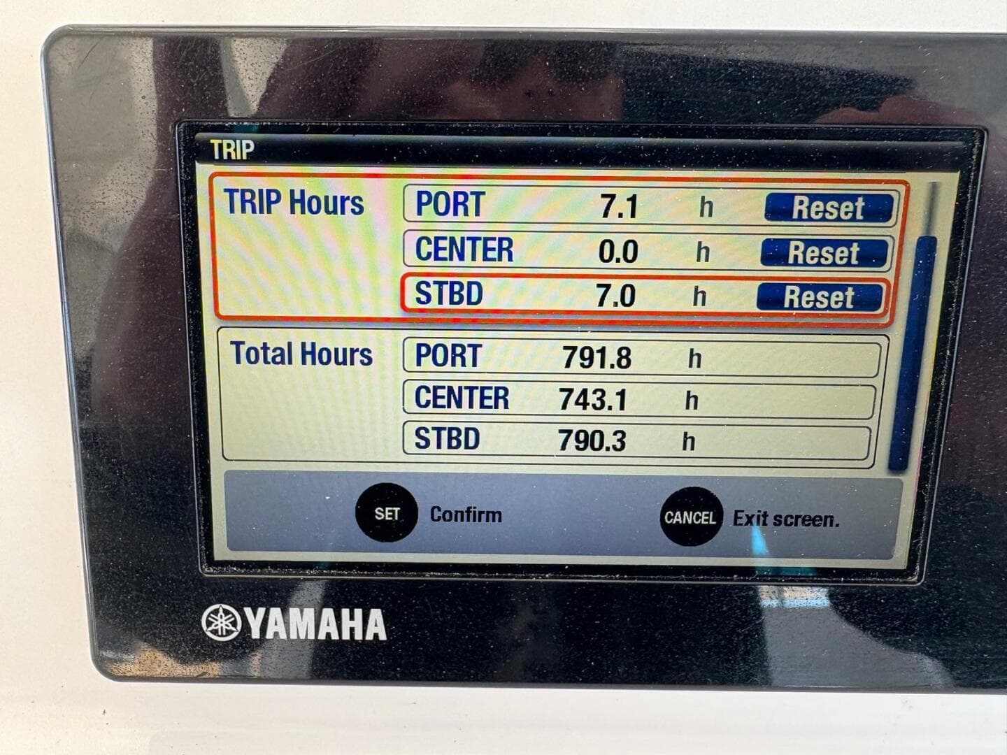 2017 Everglades 350 LX — photo 8