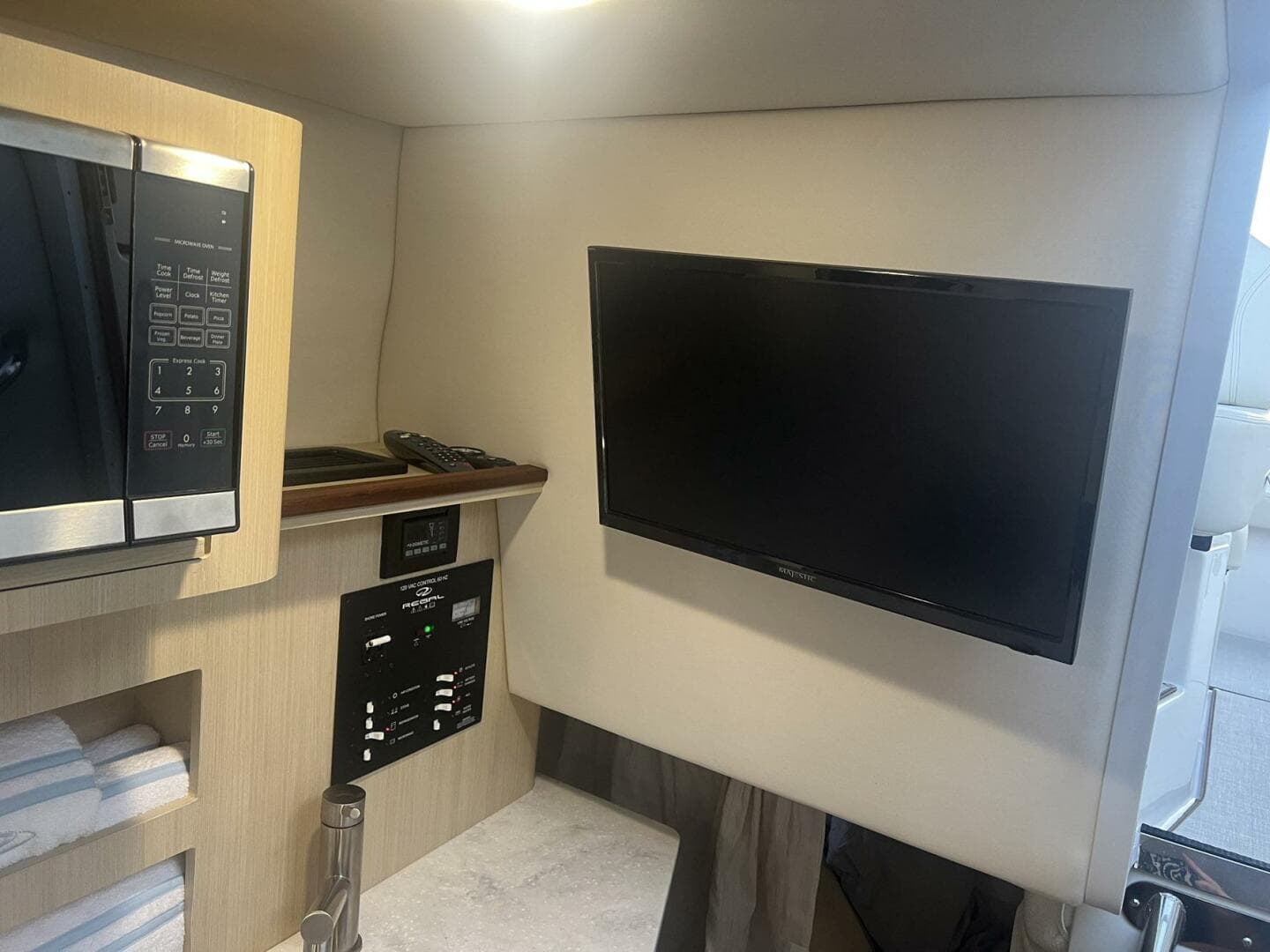 2024 Regal 26 Express — photo 49