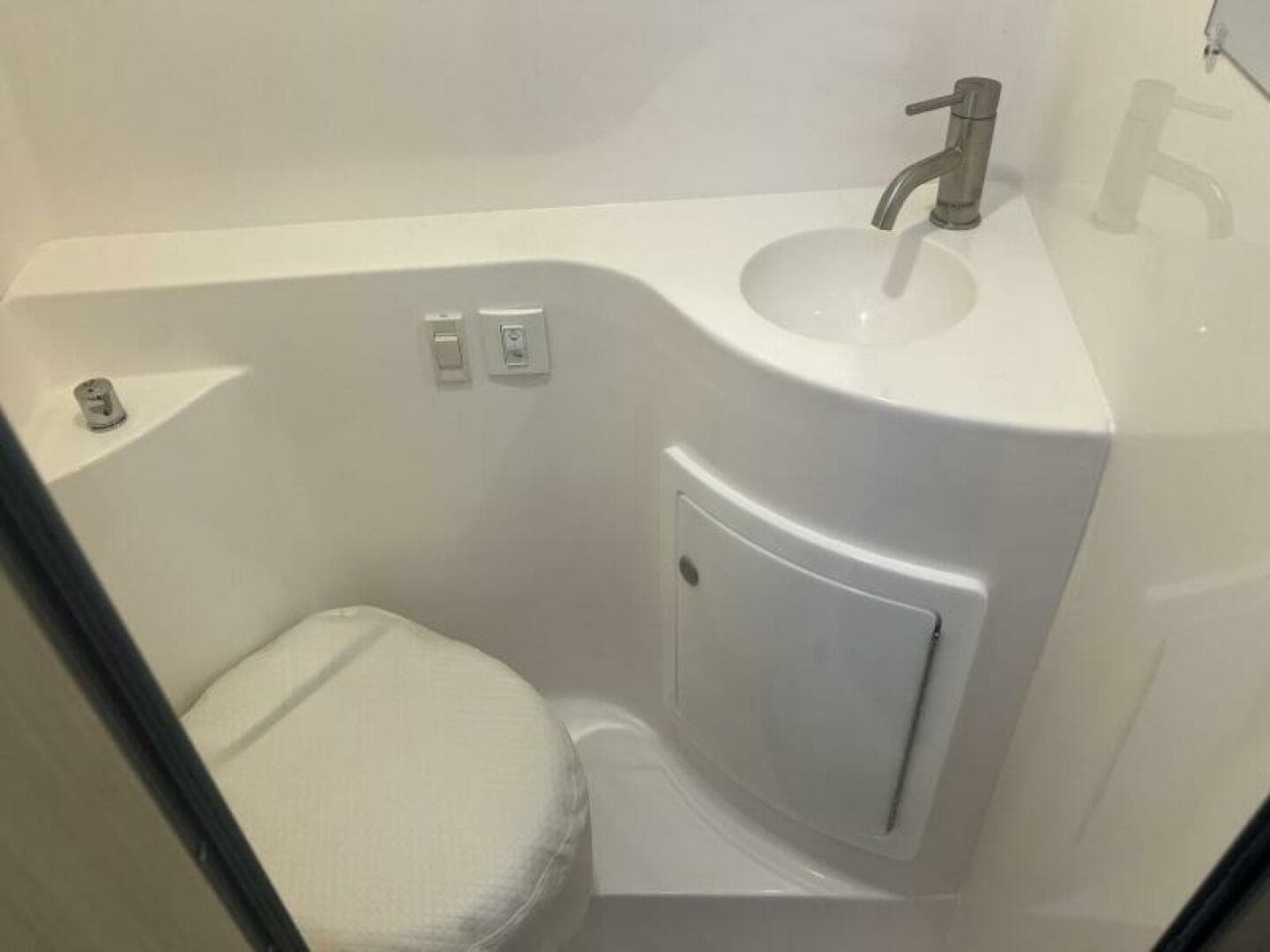 2024 Regal 26 Express — photo 46