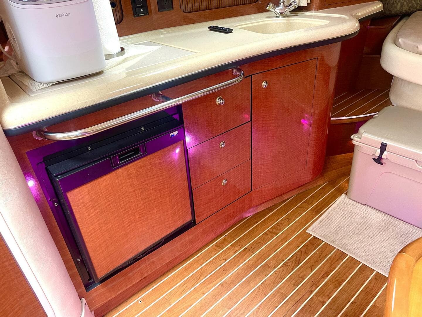 2004 Sea Ray 320 Sundancer — photo 6