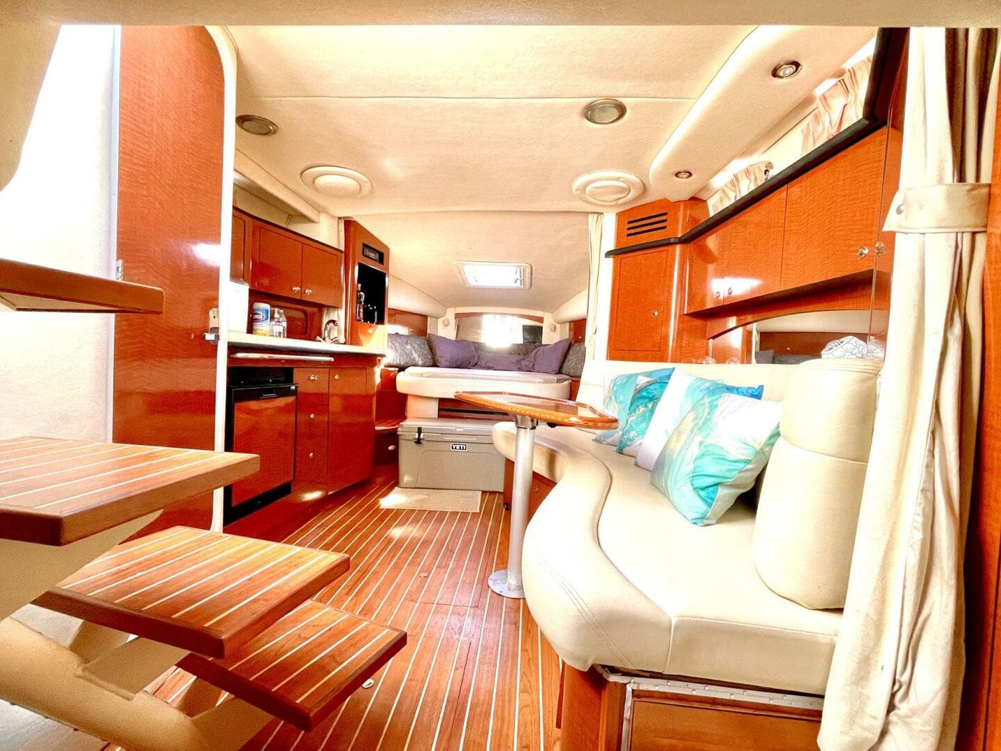 2004 Sea Ray 320 Sundancer — photo 2
