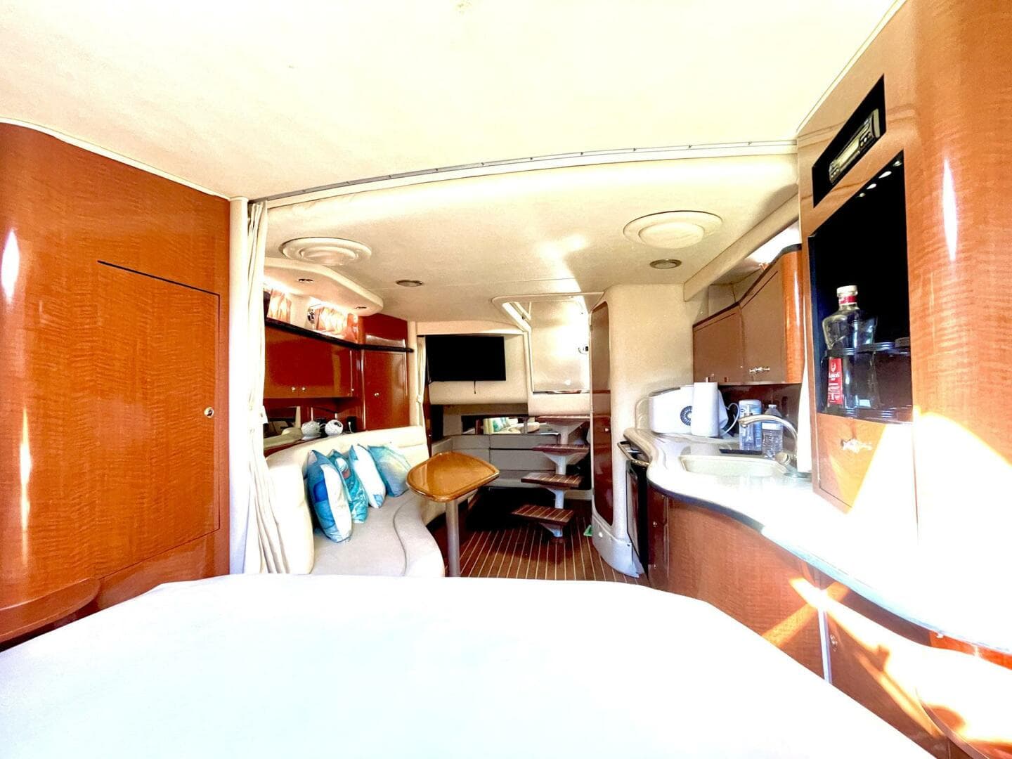 2004 Sea Ray 320 Sundancer — photo 3