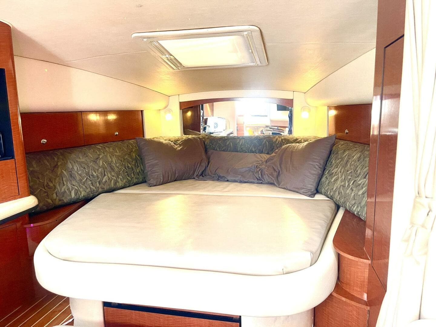2004 Sea Ray 320 Sundancer — photo 10