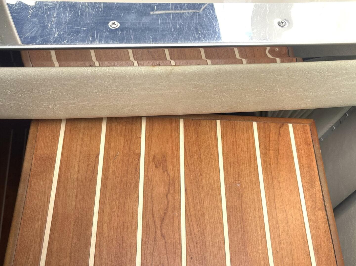 2004 Sea Ray 320 Sundancer — photo 12