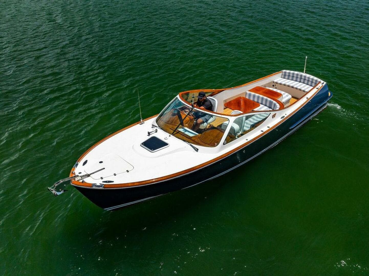 2004 Hinckley Talaria 29 R — photo 5