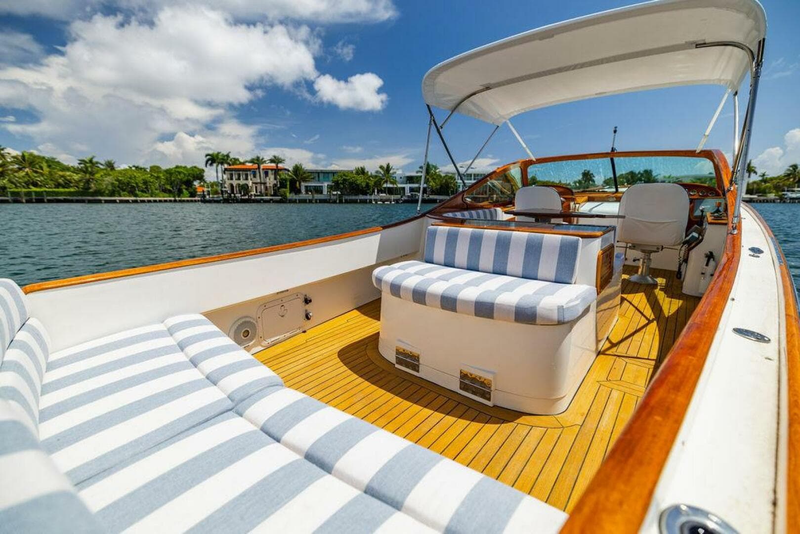 2004 Hinckley Talaria 29 R — photo 17