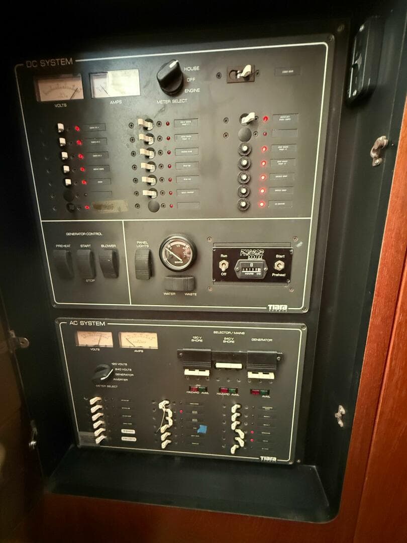 2002 Tiara Yachts 4000 Express — photo 9