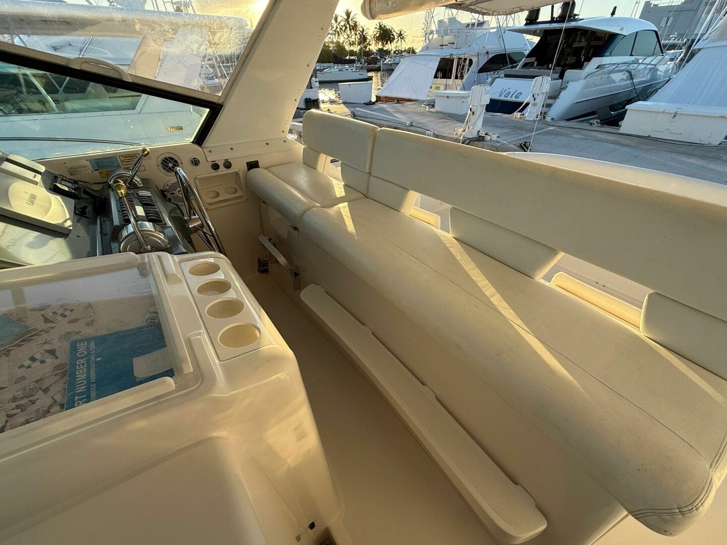 2002 Tiara Yachts 4000 Express — photo 8