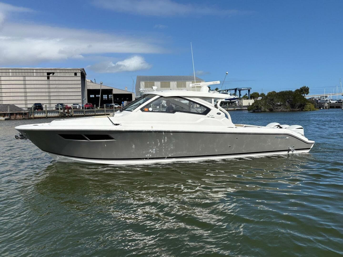 2020 Pursuit 365 DC — photo 4