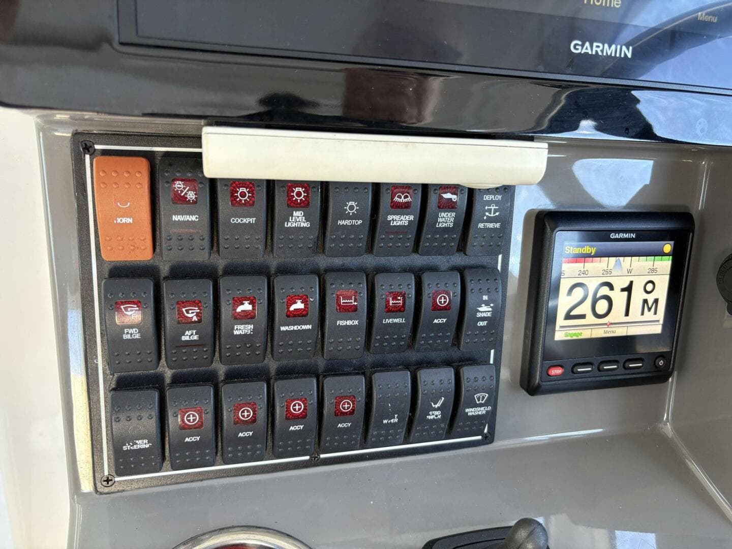 2020 Pursuit 365 DC — photo 10