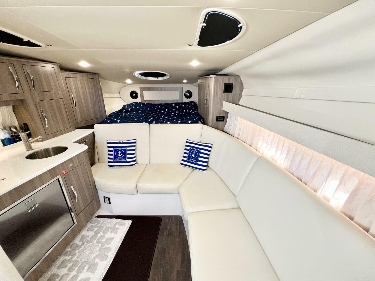 2021 Regal 33 Xo — photo 17