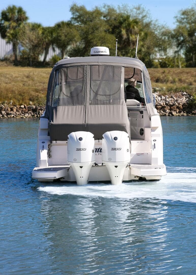 2021 Regal 33 Xo — photo 7