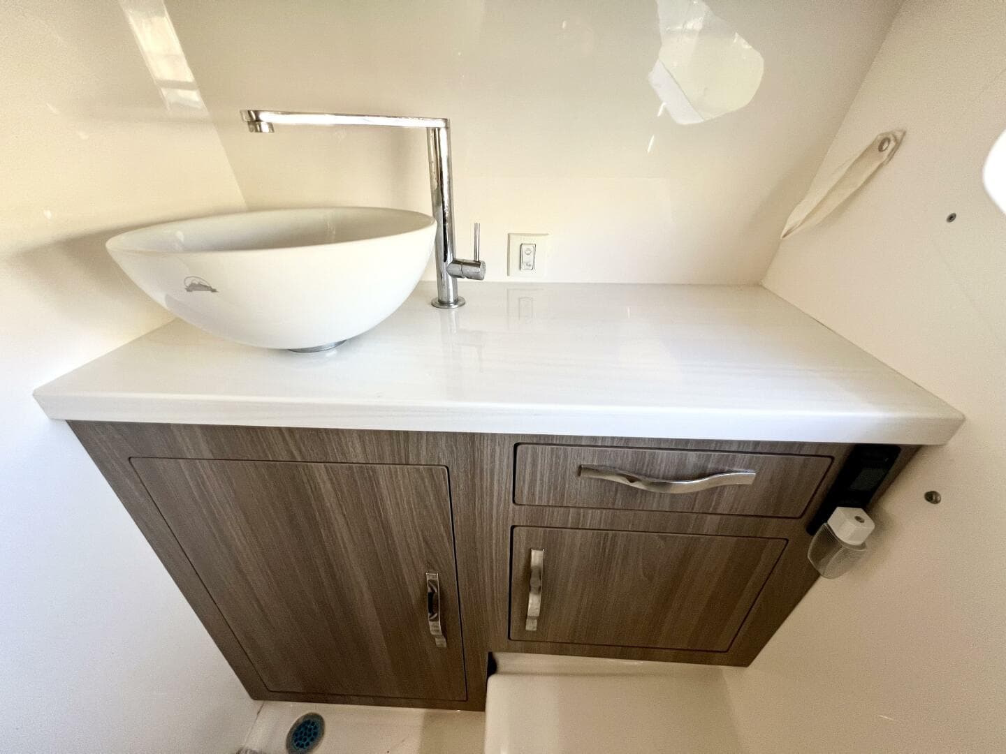 2021 Regal 33 Xo — photo 34