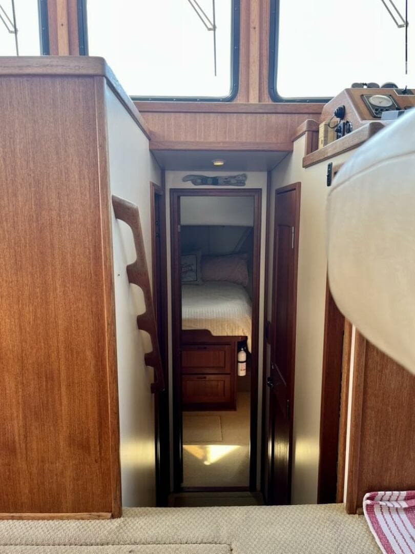 2000 Nordic Tugs 37 — photo 46