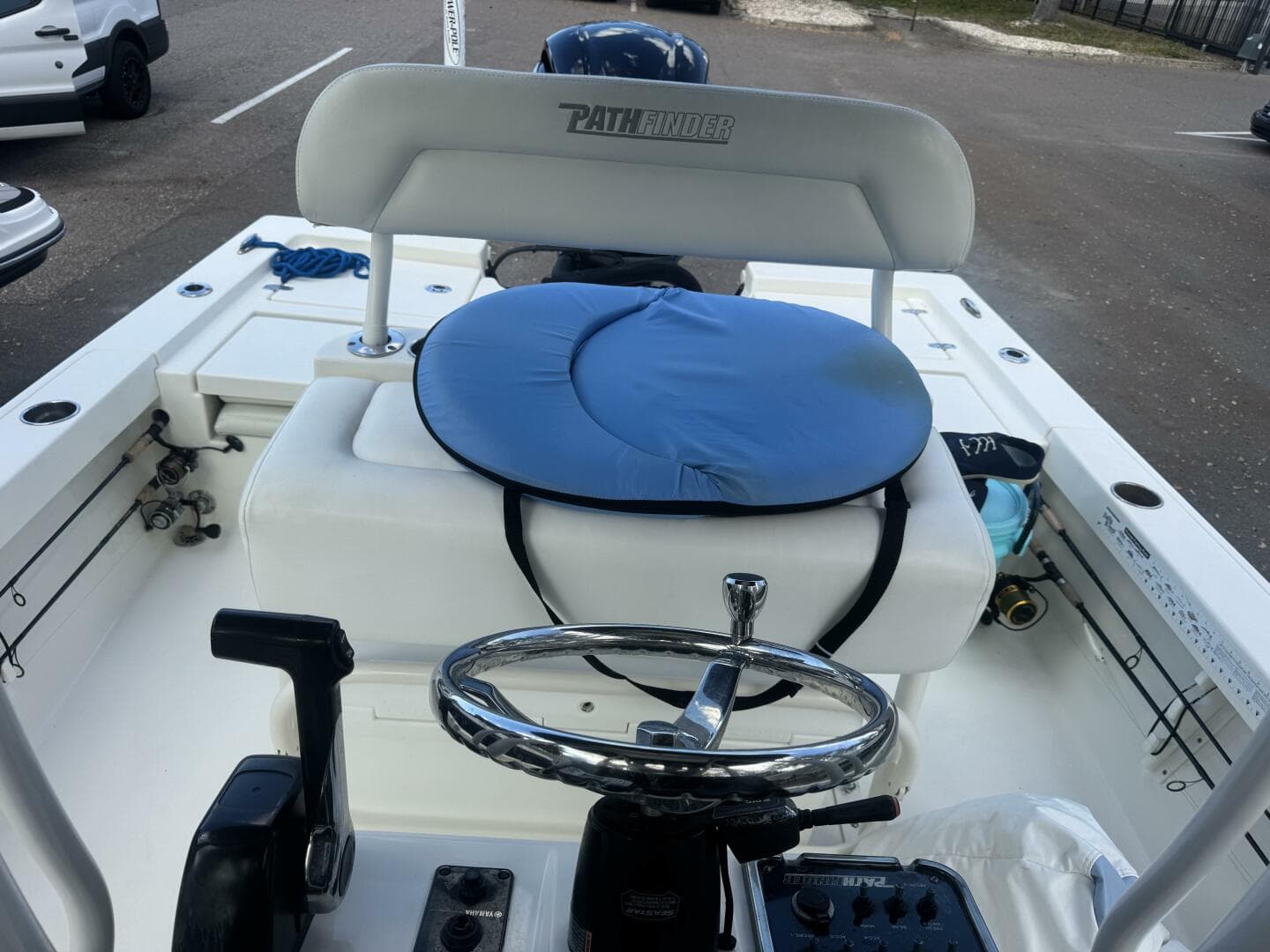 2016 Pathfinder 2400 Trs — photo 23