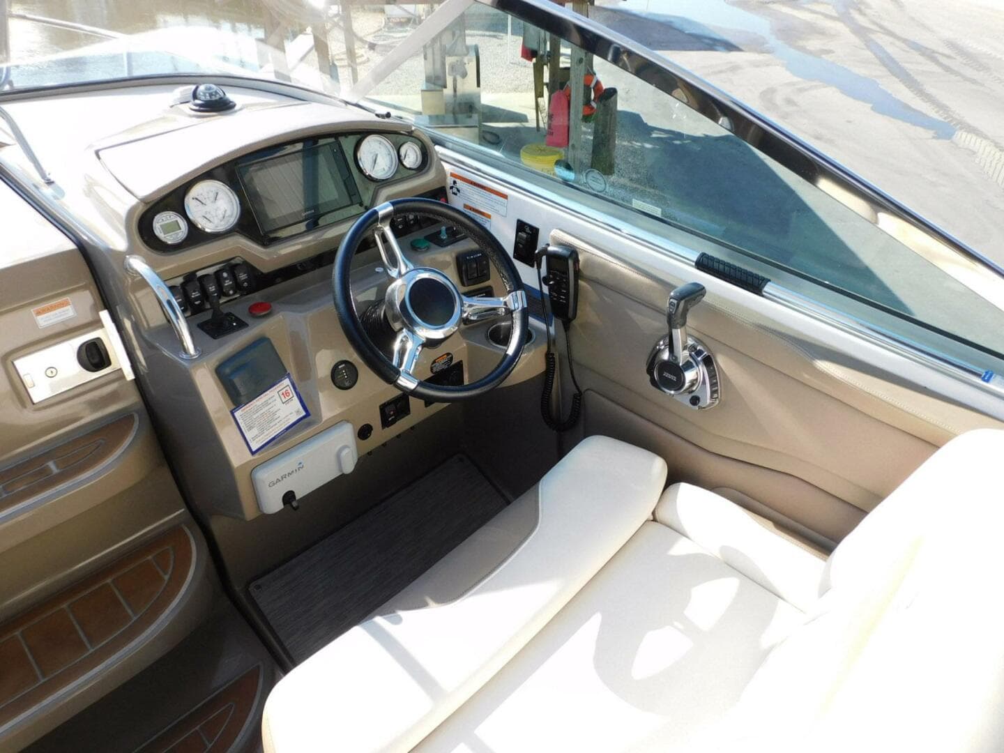 2019 Regal 28 Express — photo 13