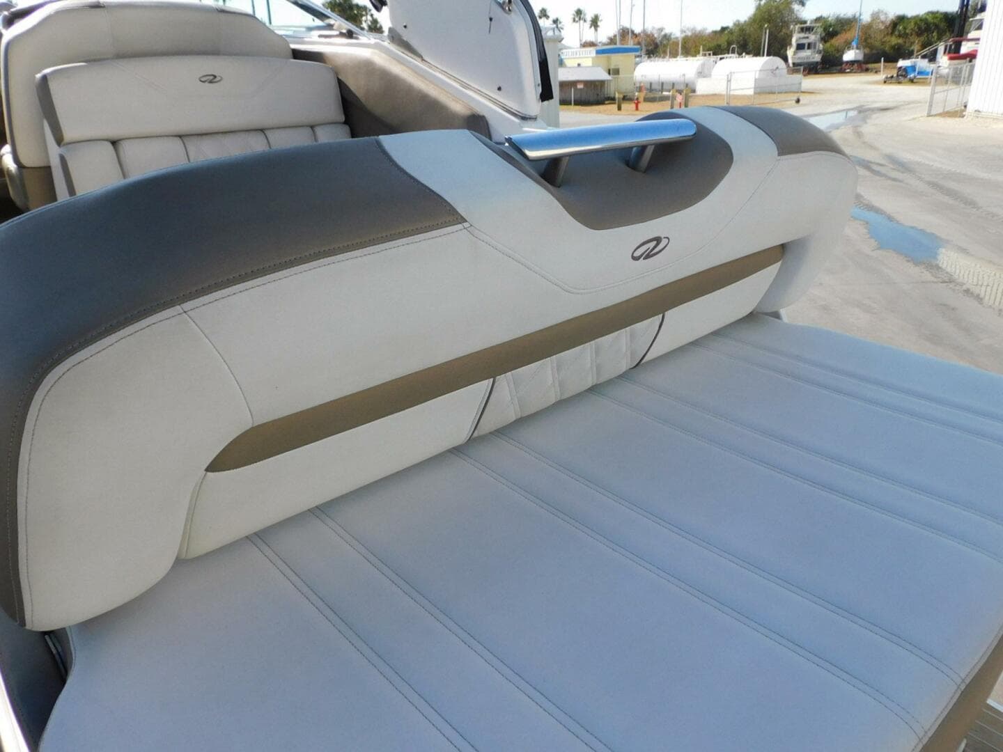 2019 Regal 28 Express — photo 11