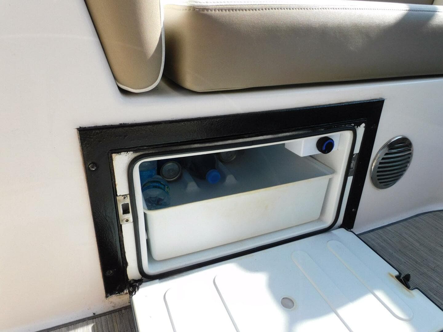 2019 Regal 28 Express — photo 12