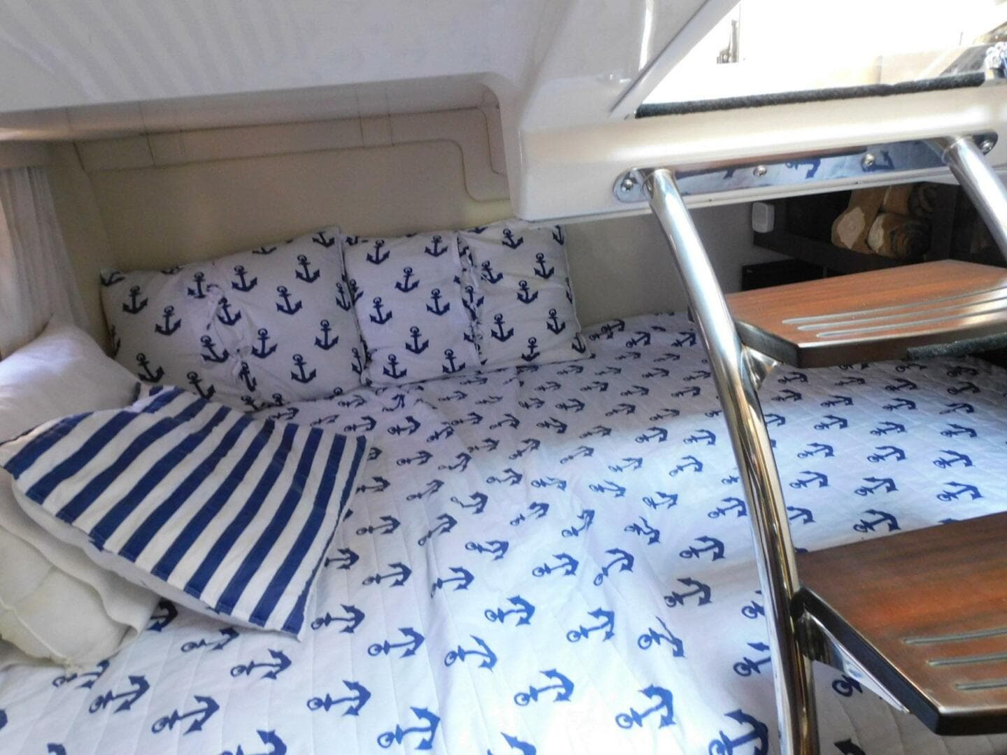 2019 Regal 28 Express — photo 17