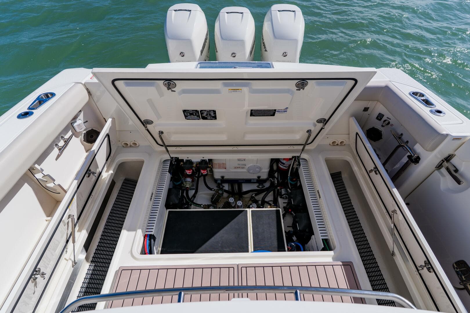2019 Boston Whaler 380 Outrage — photo 35