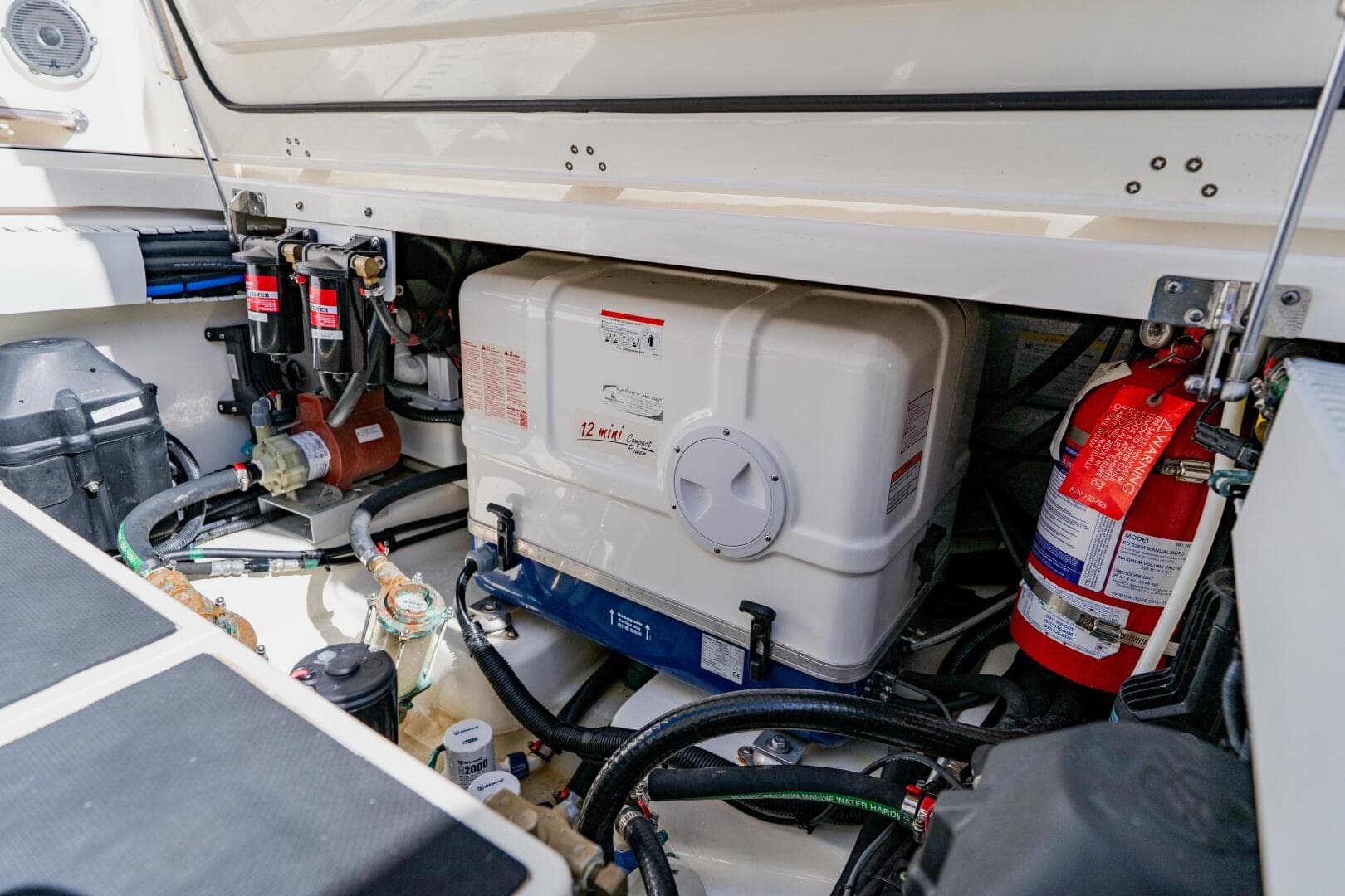 2019 Boston Whaler 380 Outrage — photo 38