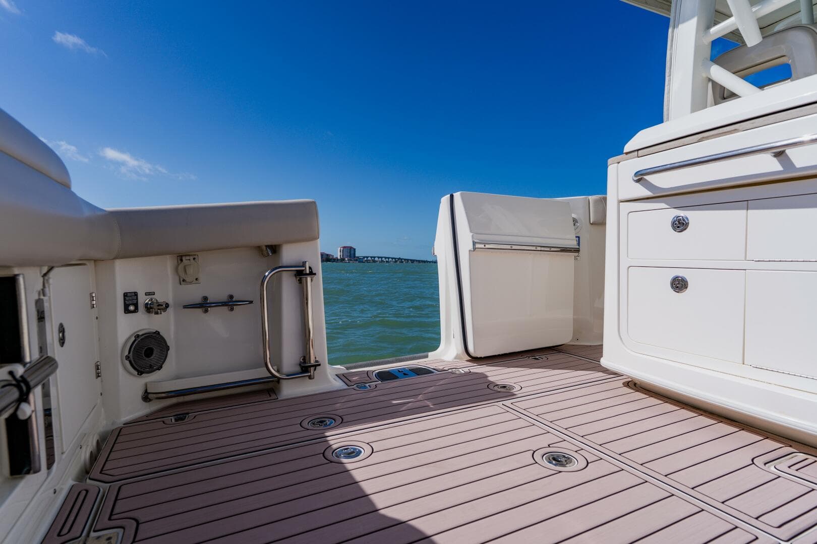 2019 Boston Whaler 380 Outrage — photo 28