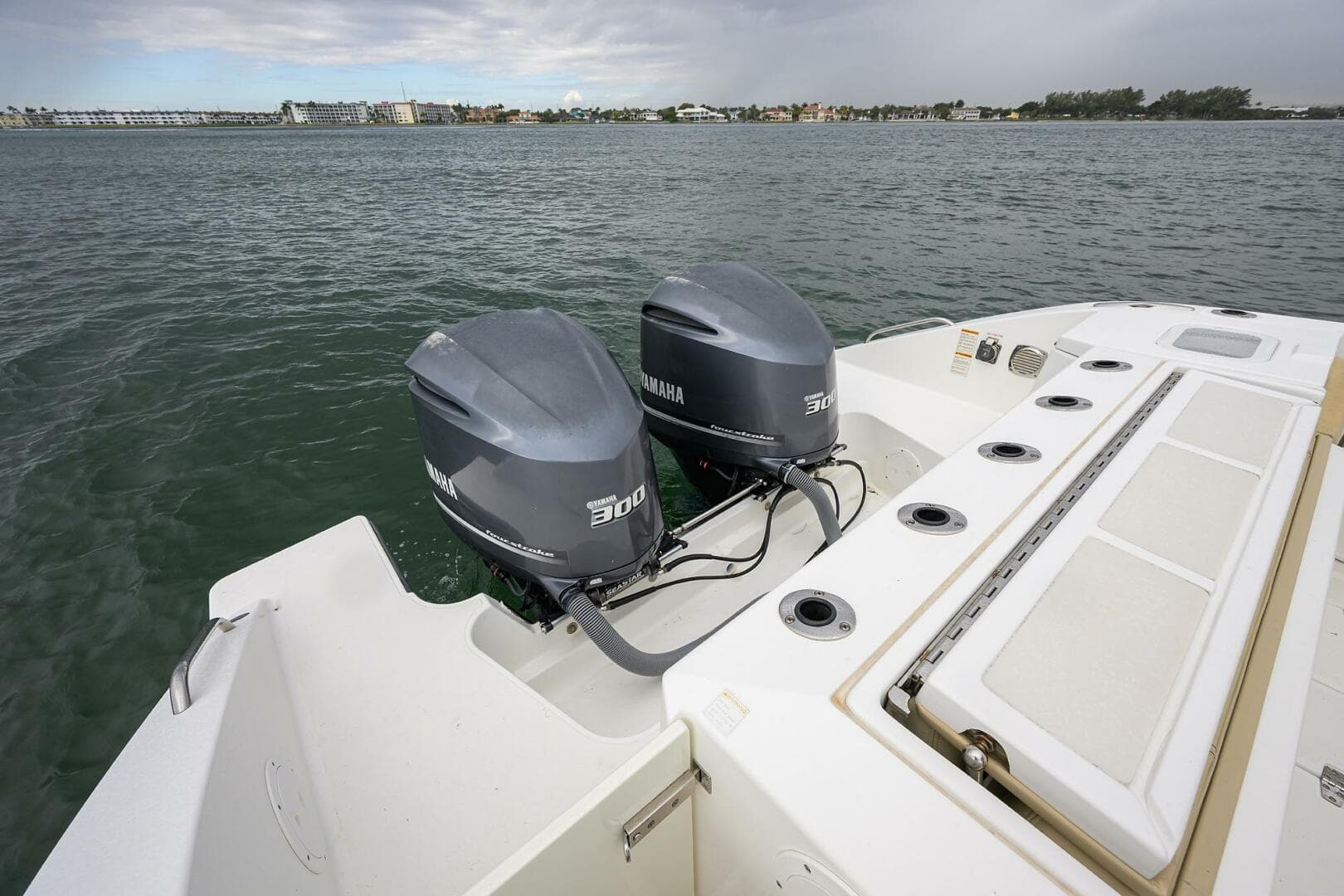 2019 Pursuit S328 — photo 42