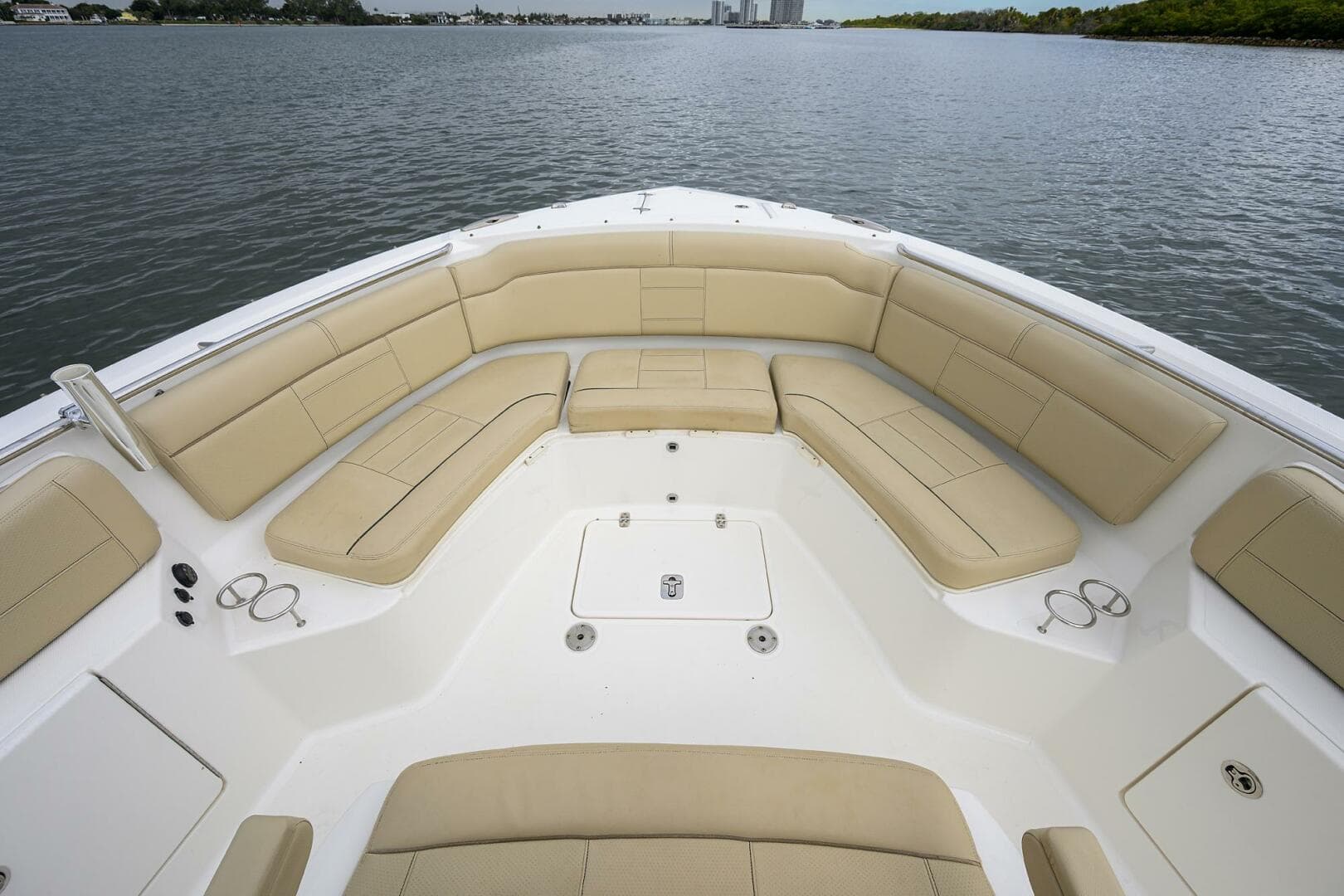 2019 Pursuit S328 — photo 12