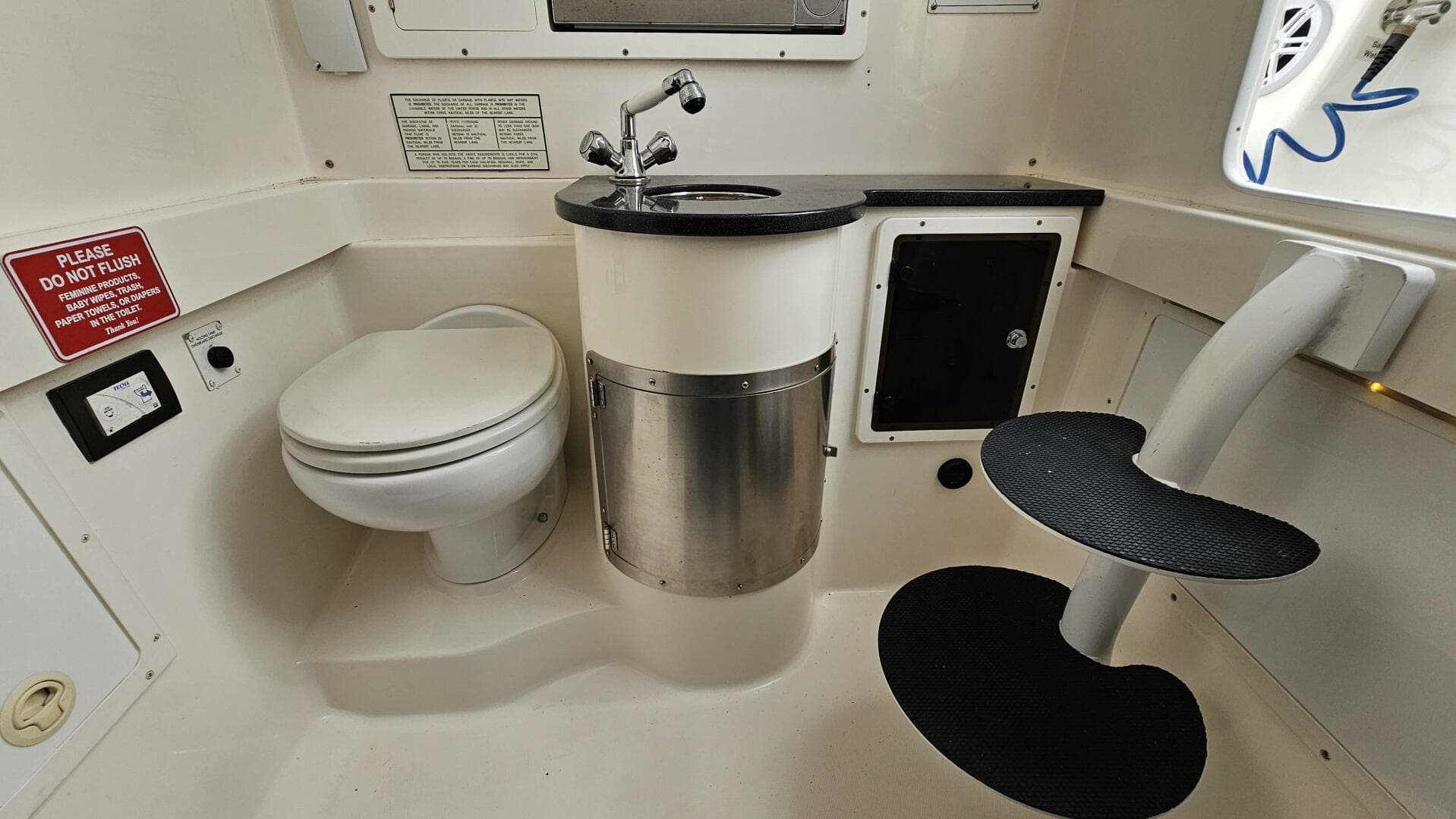 2012 Regulator 34 SS — photo 49