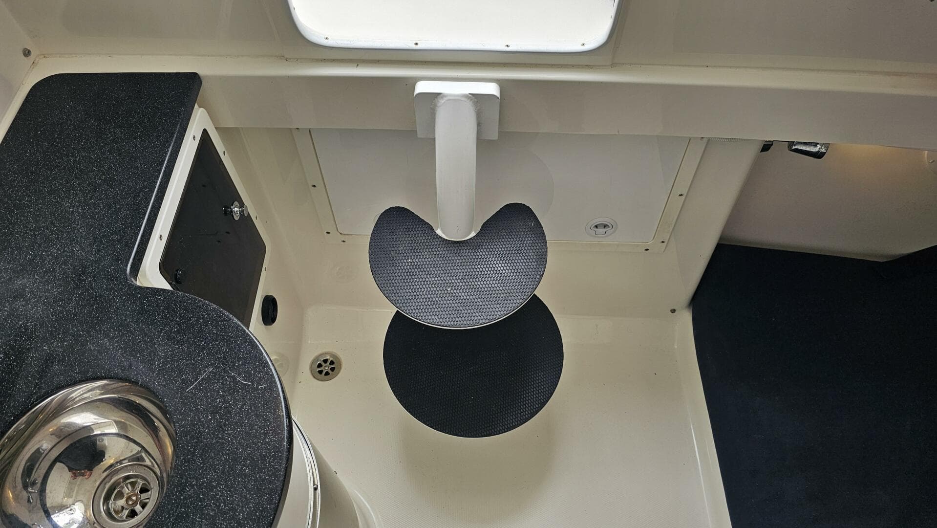 2012 Regulator 34 SS — photo 51