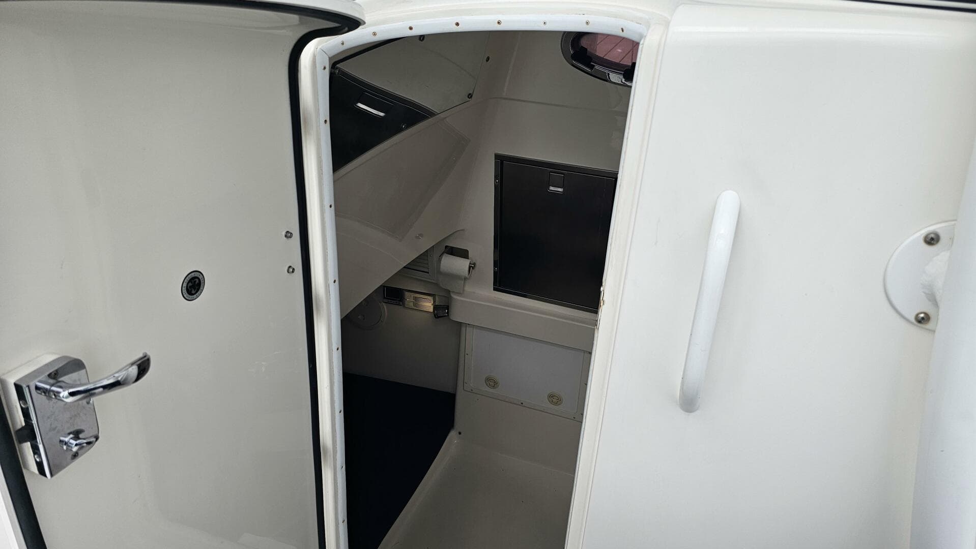 2012 Regulator 34 SS — photo 44