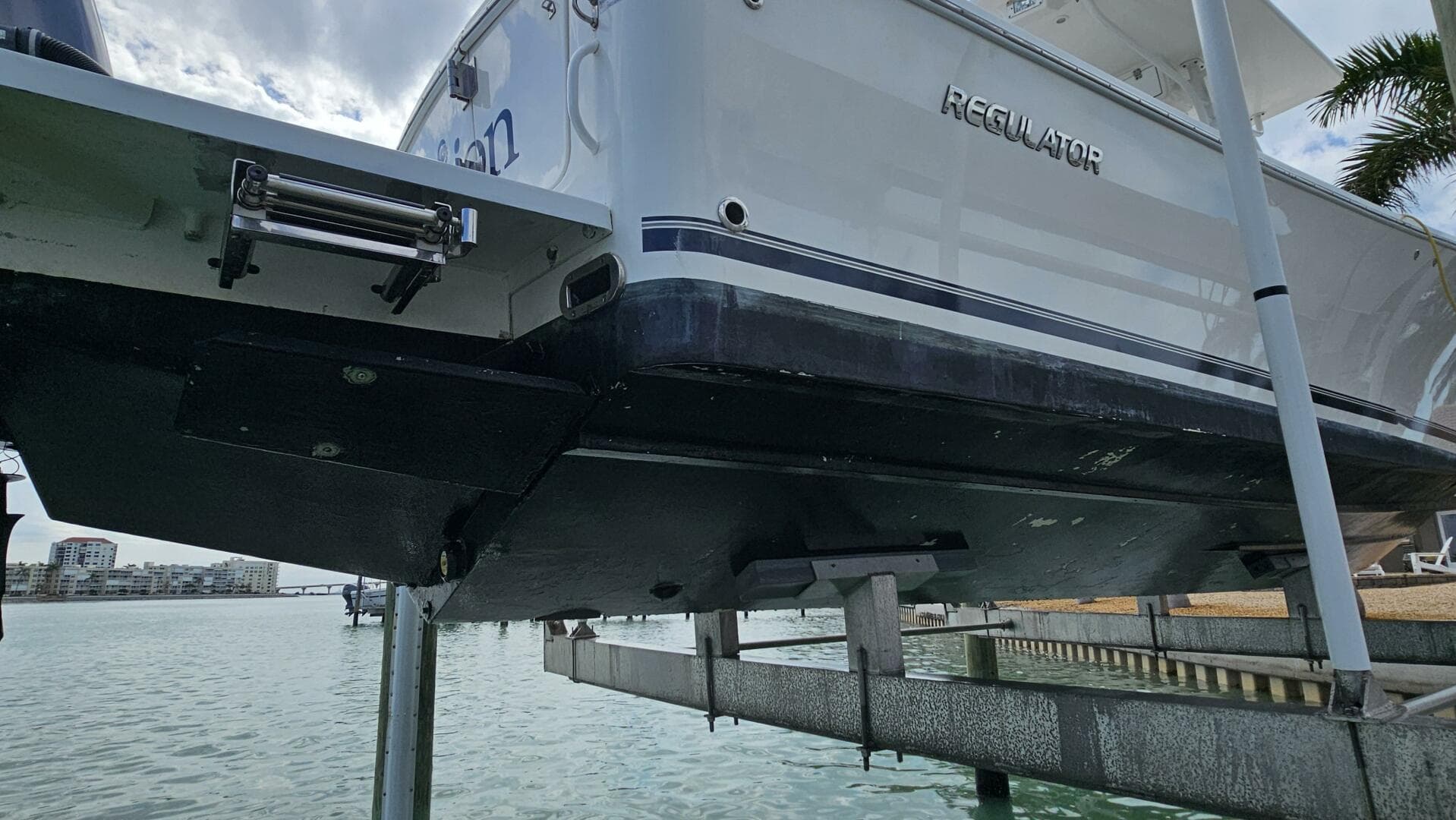 2012 Regulator 34 SS — photo 74