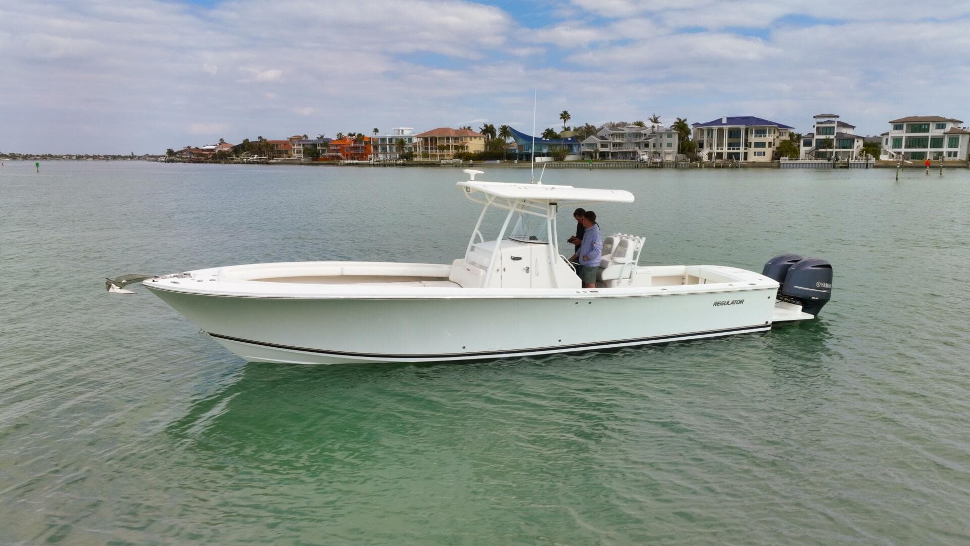 2012 Regulator 34 SS — photo 2