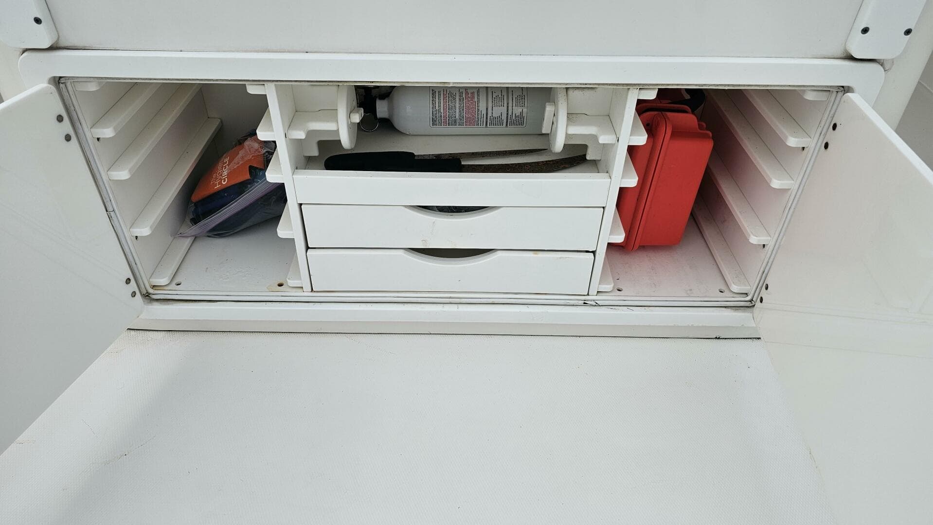 2012 Regulator 34 SS — photo 16