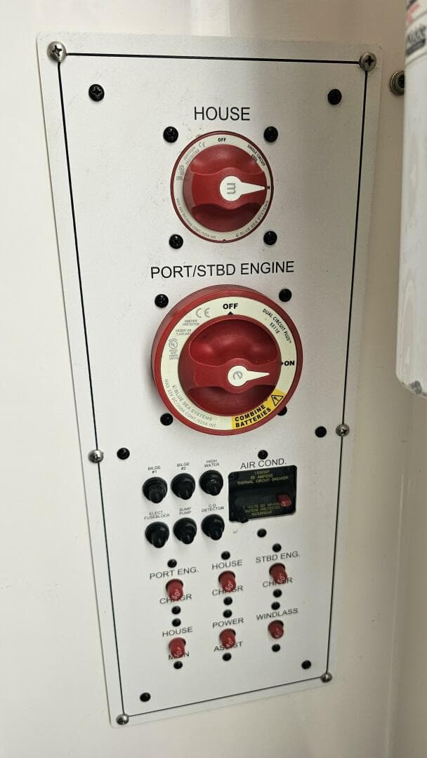 2012 Regulator 34 SS — photo 54