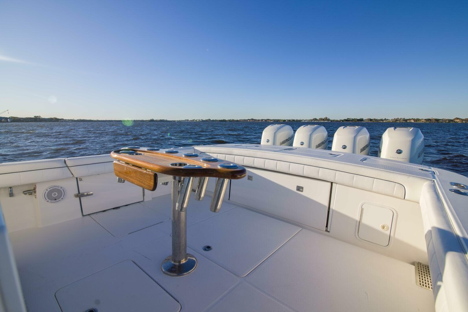 2016 Regulator 41 Center Console — photo 26
