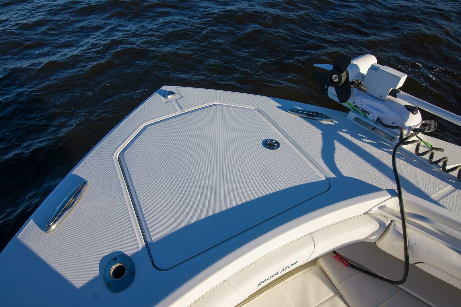 2016 Regulator 41 Center Console — photo 23