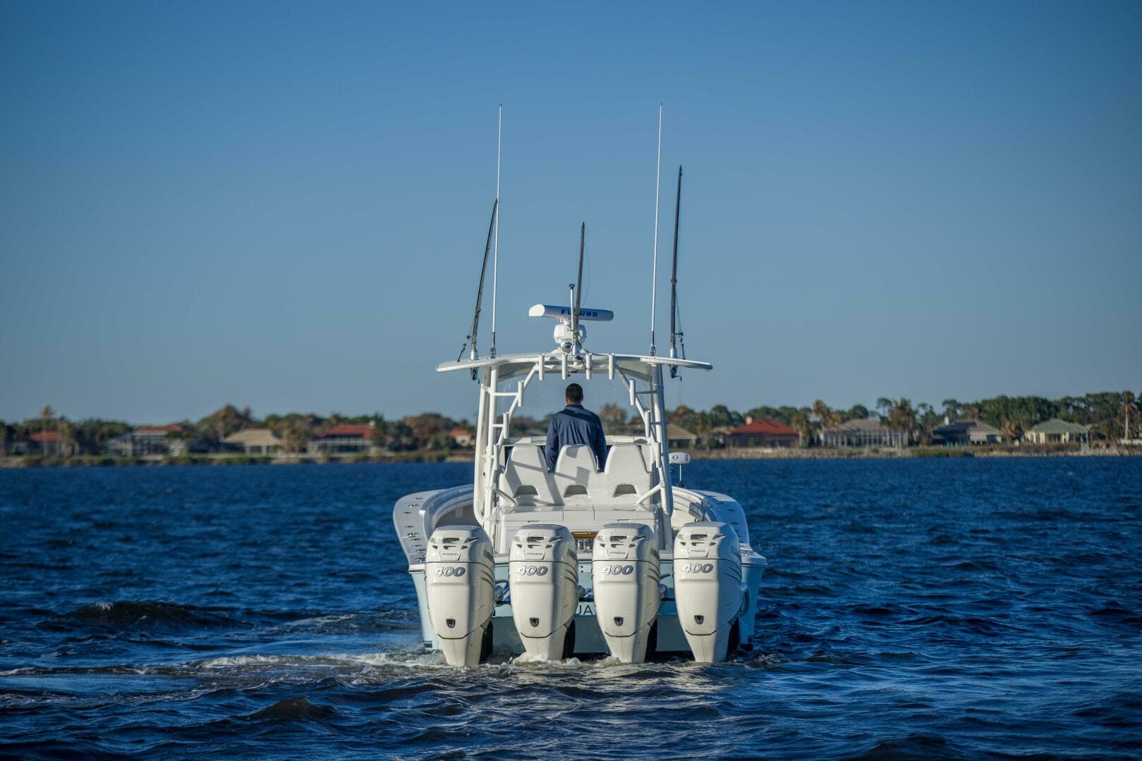 2016 Regulator 41 Center Console — photo 41