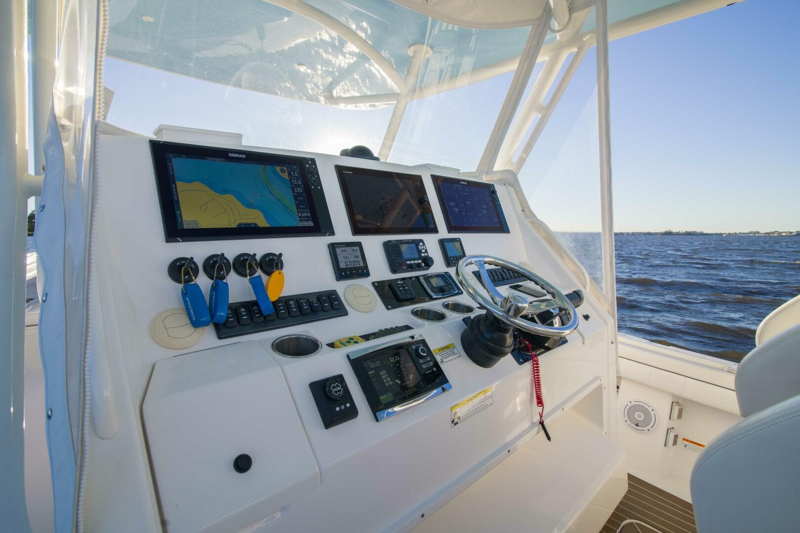 2016 Regulator 41 Center Console — photo 4