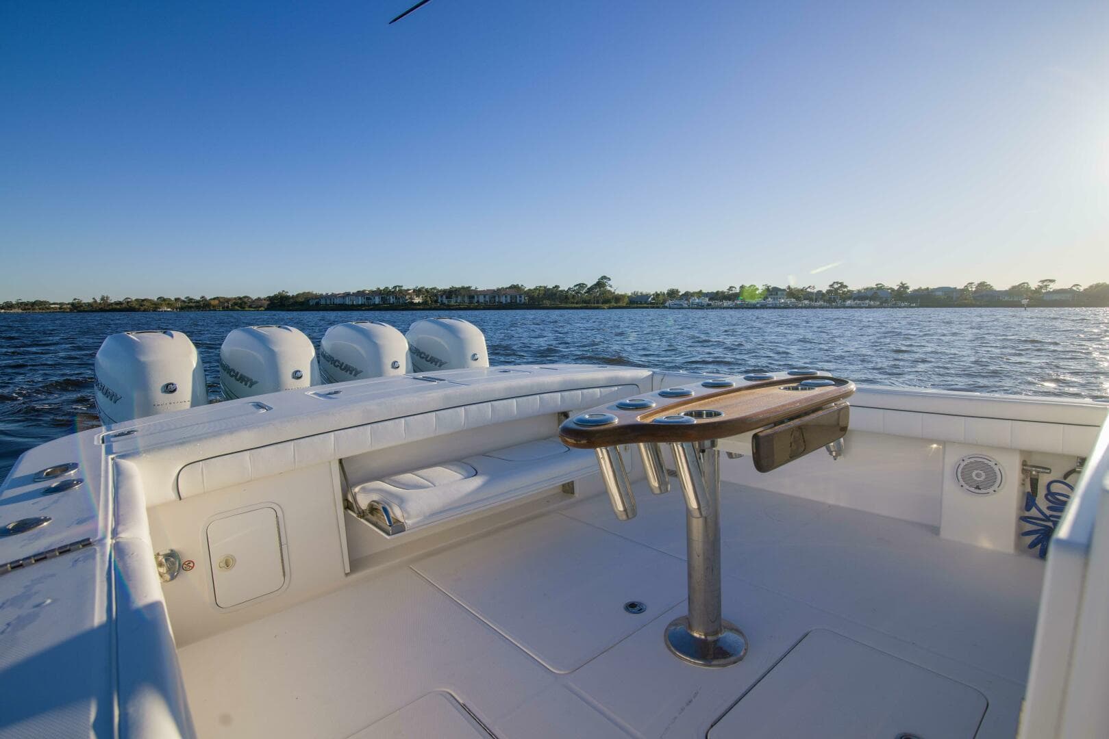 2016 Regulator 41 Center Console — photo 29