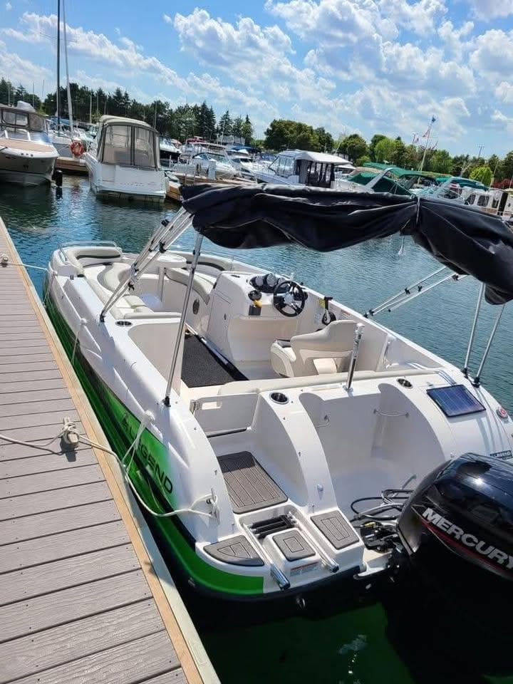 2022 Legend Boats Vibe D19 — photo 2